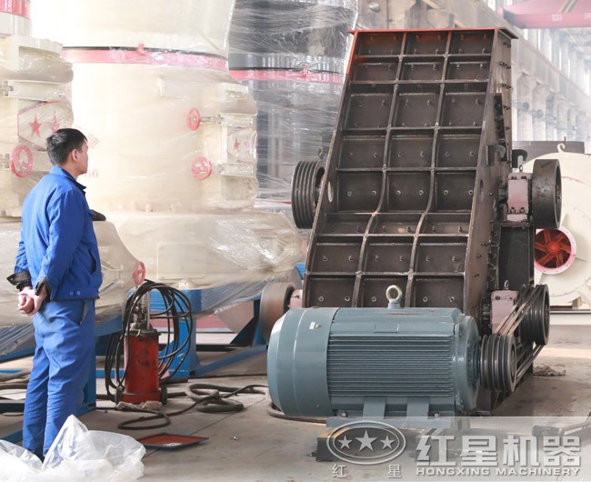 雙級粉碎機(jī)，安裝完畢