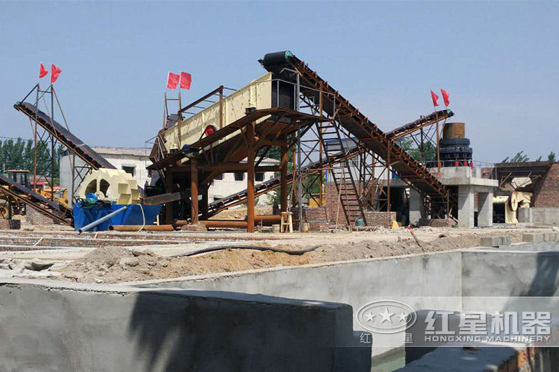 鵝卵石制砂、洗砂現(xiàn)場