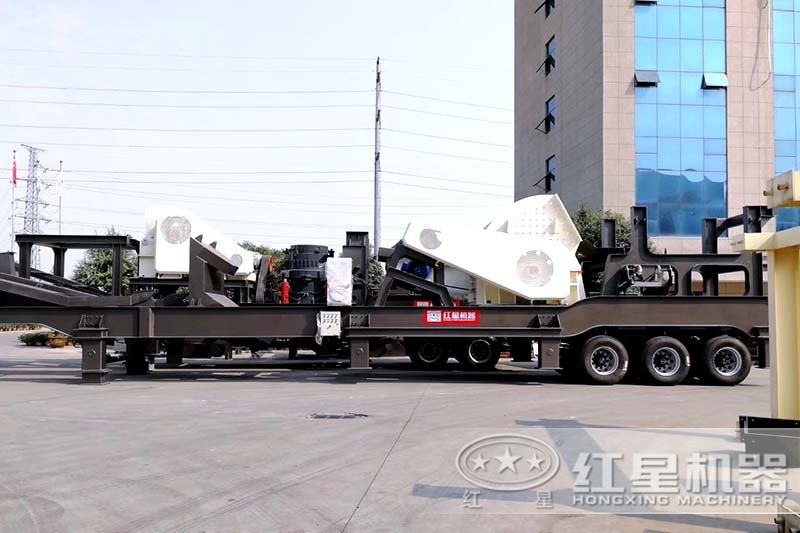 紅星車載碎石機廠區(qū)，多種現(xiàn)貨