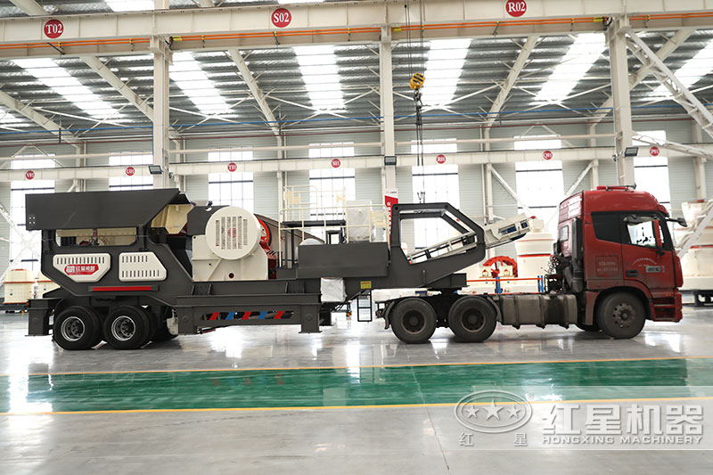 流動(dòng)碎石機(jī)車(chē)間展示